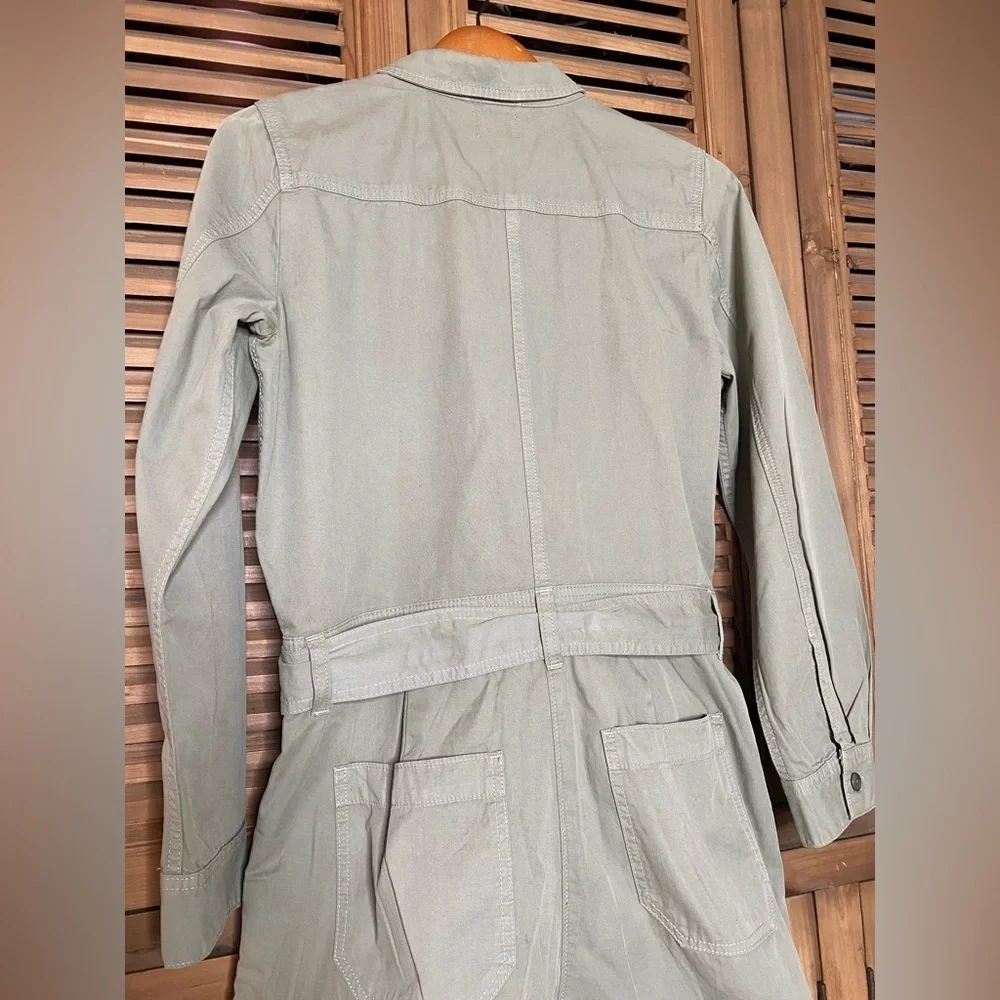 J.Crew khaki foundry Chino short classic coveralls long sleeve romper size 6